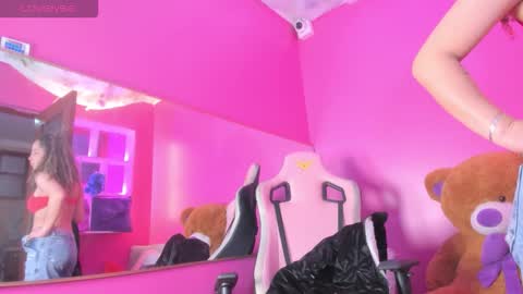 skaila_angels1 online show from October 25, 1:13 am