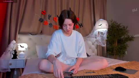 Emily online show from October 25, 1:46 am