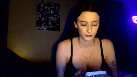 skinnyangel21 online show from November 26, 4:13 am