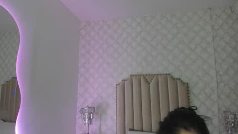 SkinnyGirl online show from February 27, 8:19 pm