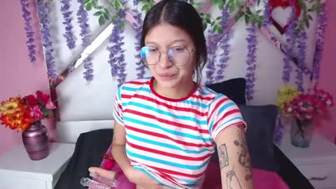 Snapshot of skinnyhorny_ chatting on January 28, 2:32 am  SKINNYHORNY   online show from January 28, 2:32 am