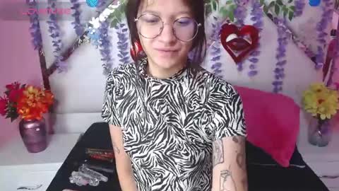 Snapshot of skinnyhorny_ chatting on February 9, 2:49 am  SKINNYHORNY   online show from February 9, 2:49 am
