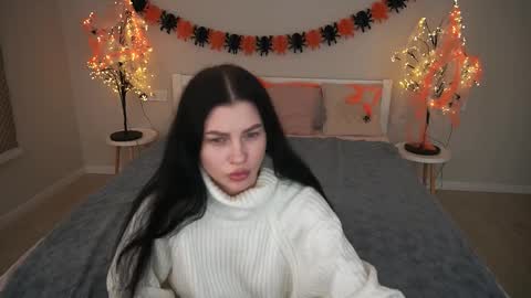 Snapshot of skybrie chatting on October 28, 2:01 pm Bri online show from October 28, 2:01 pm