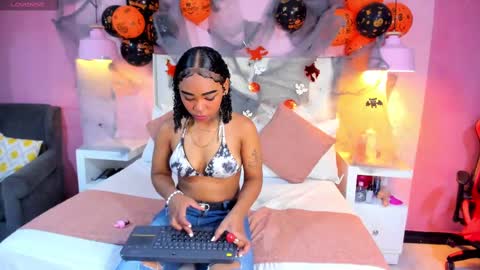 skylerbloom online show from October 29, 3:55 am