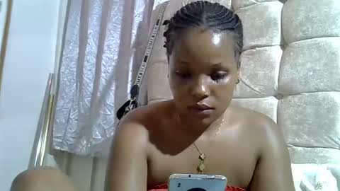 skylight_xoxo online show from October 6, 11:05 am