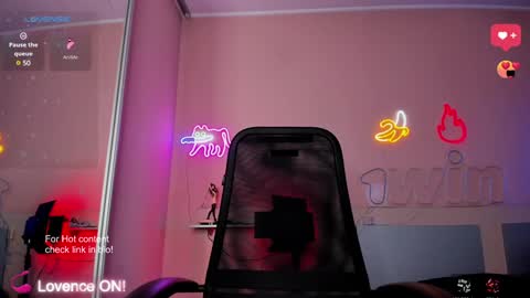 Snapshot of slemgem chatting on January 16, 5:32 am Slemgem Amy  friends online show from January 16, 5:32 am