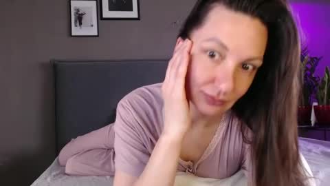 Snapshot of smalltittsbigsoul chatting on March 7, 5:08 am Anna no bbbbybybbabebyy just Anna. And dont call me mom please. online show from March 7, 5:08 am