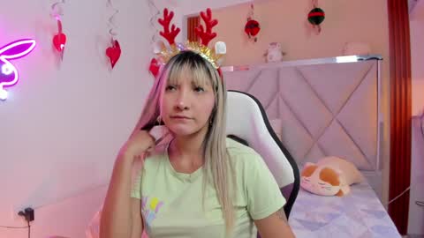 smile__1 online show from December 23, 8:14 pm