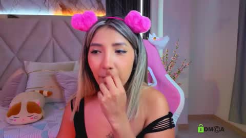 smile__1 online show from December 3, 5:15 pm