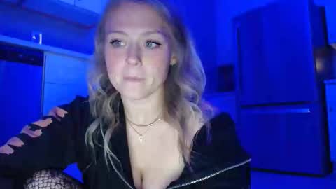 sneakyalicek online show from November 24, 2:02 am