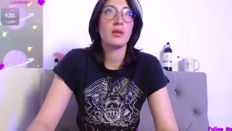 IG     OF red moonn online show from February 3, 11:53 am