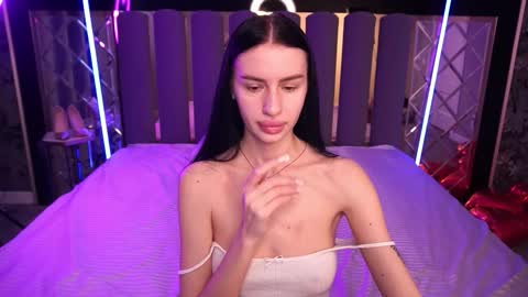 snow_whiteeex online show from February 9, 7:43 am