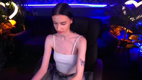 snow_whiteeex online show from January 16, 1:47 pm