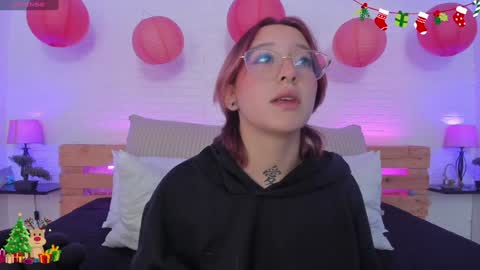 Snapshot of sofi_bakerrr chatting on December 3, 11:32 am Sofia online show from December 3, 11:32 am