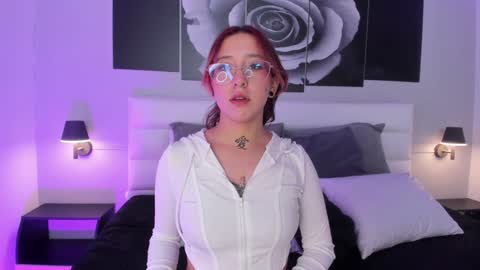 Snapshot of sofi_bakerrr chatting on December 11, 11:41 am Sofia online show from December 11, 11:41 am