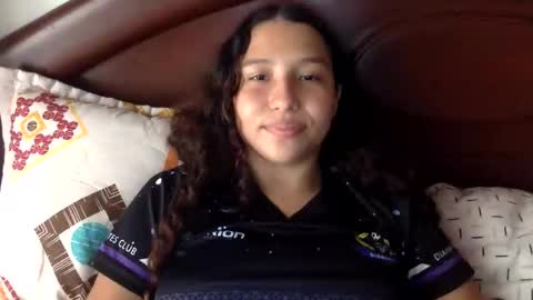 Snapshot of sofi_yendell chatting on October 12, 3:25 pm sofi online show from October 12, 3:25 pm