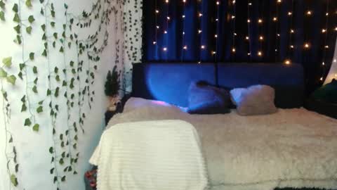 sofia_rosemary online show from September 15, 12:46 pm