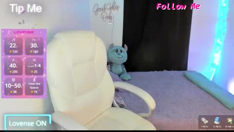 Sofia Thomson online show from January 17, 10:33 am