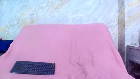 sofiaa_little online show from November 19, 7:47 pm