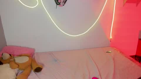   online show from December 13, 9:32 pm