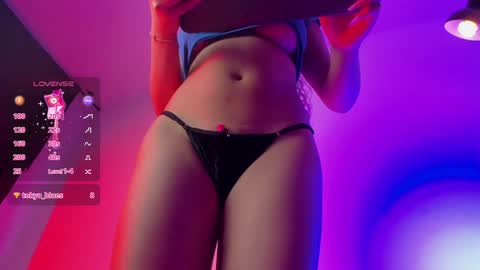 Snapshot of sofii_uwu_ chatting on December 28, 11:16 pm Sofii  online show from December 28, 11:16 pm