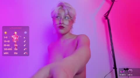 Snapshot of sofii_uwu_ chatting on December 20, 1:03 am Sofii  online show from December 20, 1:03 am