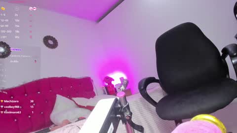 Snapshot of sofijonesx_ chatting on January 15, 11:51 pm Sofia online show from January 15, 11:51 pm