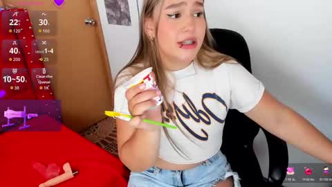 Snapshot of sofijonesx_ chatting on September 11, 7:58 pm Sofia online show from September 11, 7:58 pm