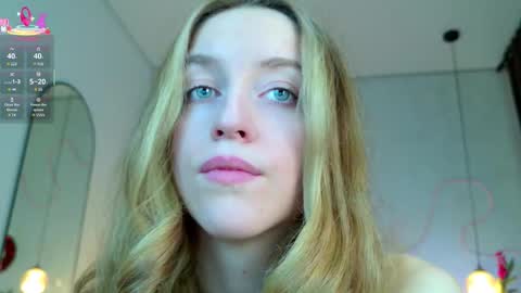 softdreamer_ online show from December 21, 2:10 pm