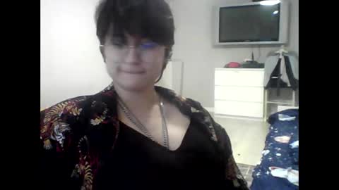 softtempt_isla online show from November 18, 11:55 am