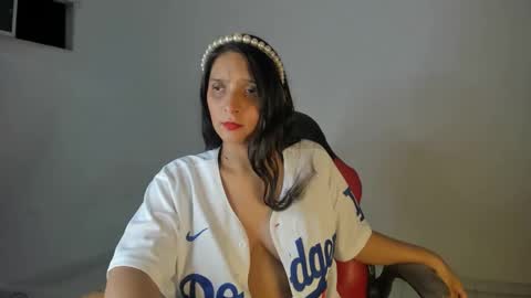 Moonie  online show from November 2, 5:11 am