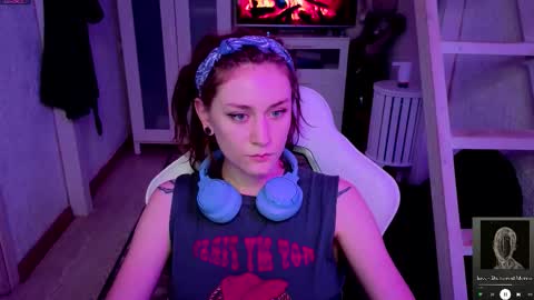 Snapshot of sonicsupergirl chatting on October 8, 7:07 pm Rie online show from October 8, 7:07 pm