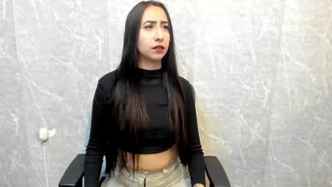 Sophi Thaylorr online show from February 17, 1:32 pm