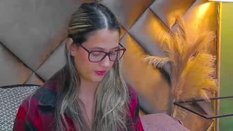 Snapshot of sophia_loreenn chatting on September 30, 1:28 pm Sofia online show from September 30, 1:28 pm