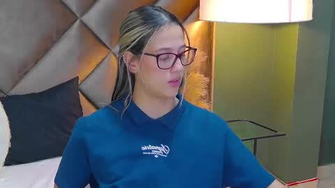 Snapshot of sophia_loreenn chatting on September 22, 3:54 pm Sofia online show from September 22, 3:54 pm