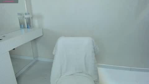 QUEEN OF SQUIRT online show from November 28, 1:03 pm