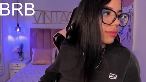 Sophie Hill  online show from October 18, 9:05 pm