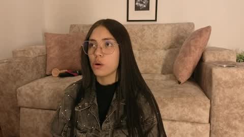 sophiacolemann online show from April 11, 1:44 am