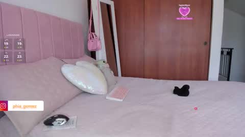    online show from December 18, 2:22 pm