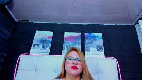 Soph online show from February 5, 10:40 am