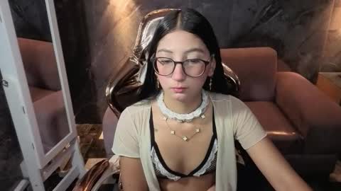 sophie_jones_b online show from February 11, 12:50 pm