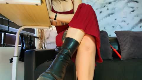 Sophie online show from February 7, 1:26 pm