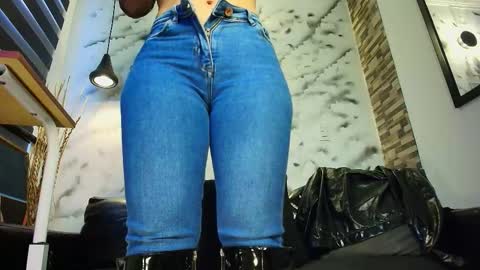 Sophie online show from October 17, 1:03 pm