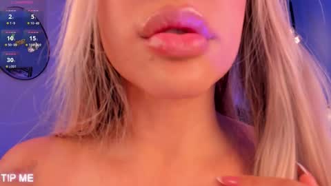 Sophie online show from October 30, 1:41 am