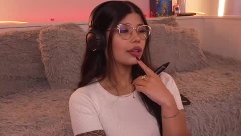 Sophiee  online show from January 15, 9:21 pm