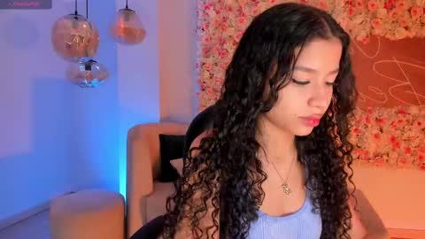 Sophie Houston online show from October 3, 4:39 am