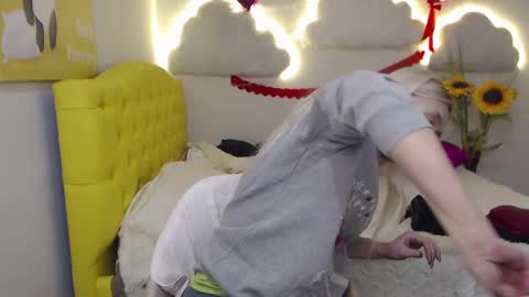 sophiekittyy online show from February 13, 7:24 am