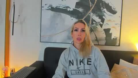 Sophi online show from February 25, 11:20 am