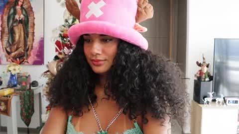 You want to talk to me more personal follow me in My Channel VIP  50 the discount       online show from December 26, 6:43 pm