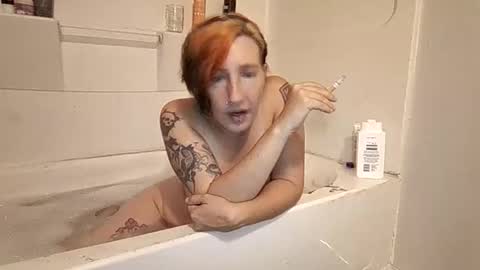 Snapshot of spookyqueen69 chatting on October 26, 12:50 am Kova online show from October 26, 12:50 am